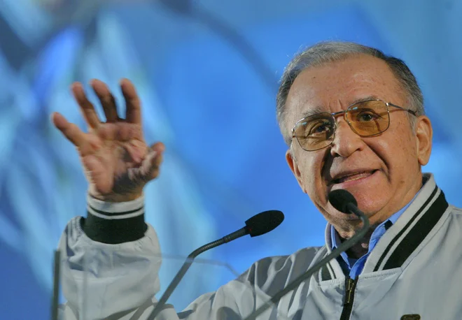 Umrl nekdanji romunski predsednik Iliescu
