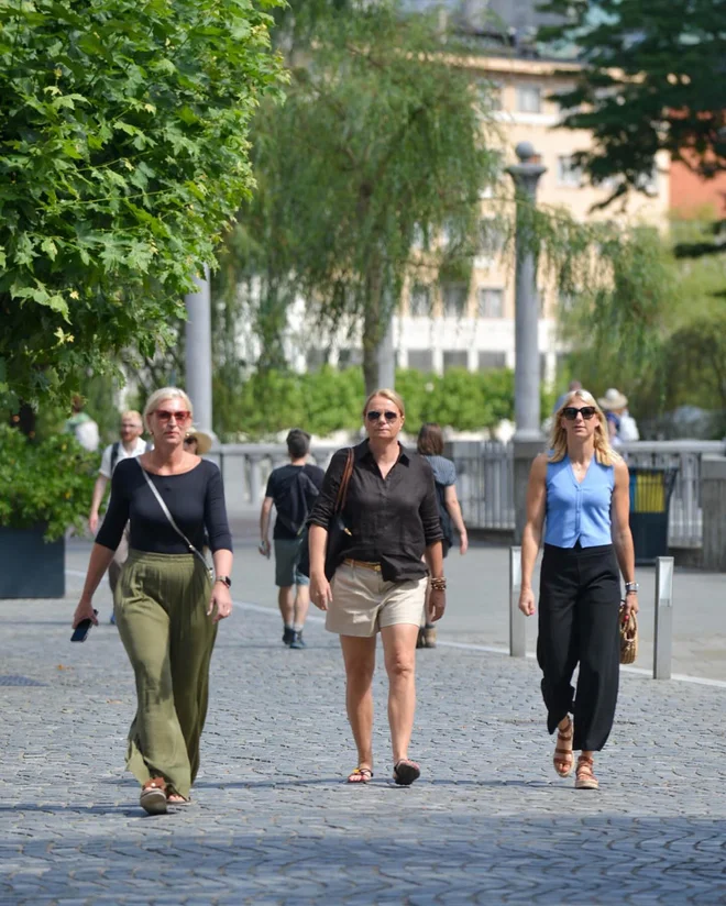 Direktorica Deja Ivanović, sekretarka Tina Kravanja in verjetna kapetanka Tamara Mavsar so prišle skupaj na druženje na Ljubljanici ob začetku nove sezone. FOTO: RK Krim