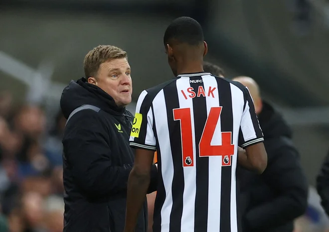 Eddie Howe in Alexander Isak sta se znašla na nasprotnih bregovih. FOTO: Lee Smith/Reuters