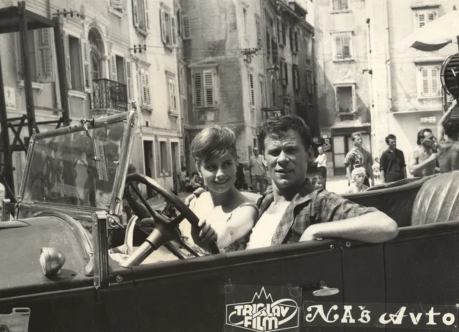 František Čap je tu posnel svoj zadnji celovečerni film za Triglav film, Naš avto, po idejni zasnovi Vitomila Zupana. Na fotografiji igralca Sonja Krajšek in Janez Čuk. Fotografiji arhiv Slovenskega filmskega centra