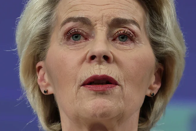 Predsednica evropske komisije Ursula von der Leyen je izraelsko vlado pozvala, naj svojo odločitev o razširitvi vojaške ofenzive v Gazi »ponovno pretehta«. FOTO: Yves Herman/Reuters