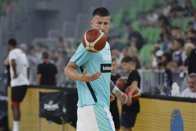 Alen Omić je po malo manj kot 10 letih znova zaigral za Slovenijo.