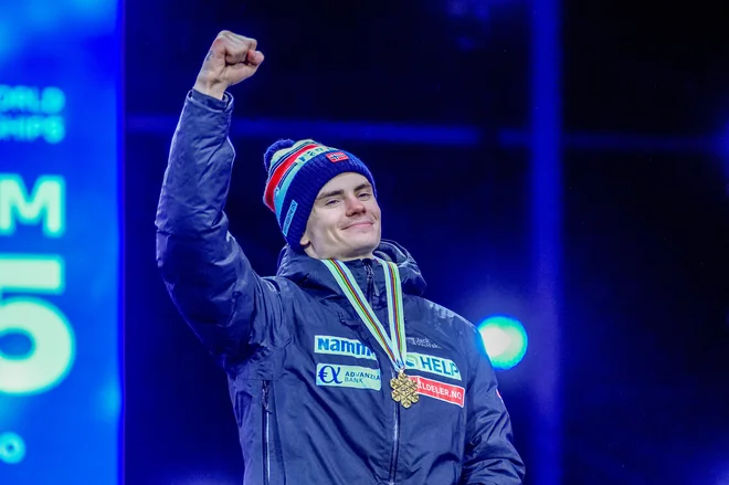 Marius Lindvik se je po aferi iz Trondheima vrnil na tekme. FOTO: Reuters