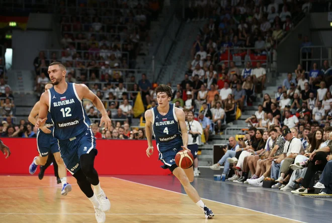 Mark Padjen se je izkazal, nato pa po udarcu v koleno žal odšepal z igrišča. FOTO: Matthias Stickel