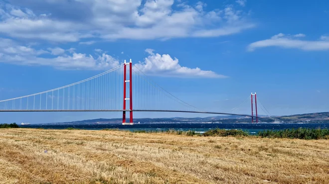 Trenutno najdaljši most je turški Çanakkale Boğazi čez Dardanele. FOTO: wikipedija