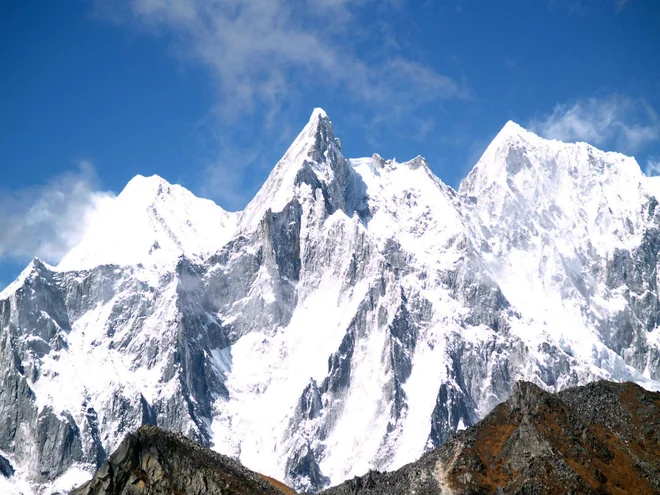 Gorsko plezanje predstavlja pomemben vir prihodkov za Nepal, ki ima osem od desetih najvišjih vrhov na svetu. FOTO: Janez Mihovec