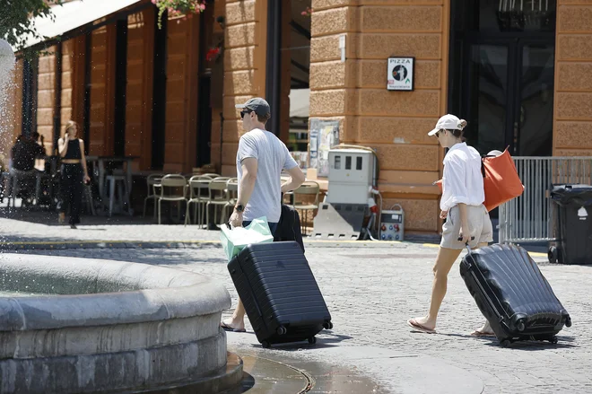 Največ rezervacij prek spletnih platform pri nas opravijo tujci. FOTO: Leon Vidic