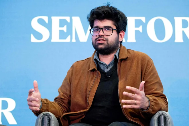 Aravind Srinivas, glavni direktor zagonskega podjetja Perplexity, ki se uveljavlja kot resen tekmec v tekmi generativne umetne inteligence. FOTO: Saul Loeb/AFP